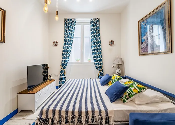 Studio Travel 24M2, 120M Vieux-Port ,Clim , Wifi ,Acces Autonome Avec Code